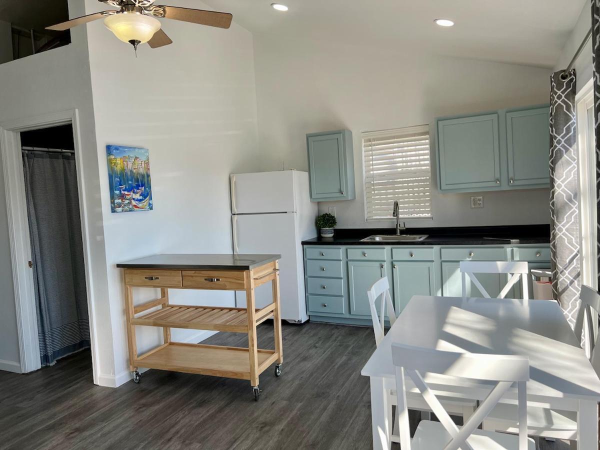 Bluebird Bay Resort Монтичело Екстериор снимка