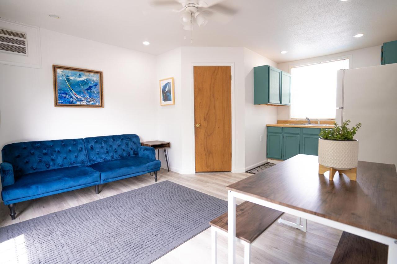 Bluebird Bay Resort Монтичело Екстериор снимка