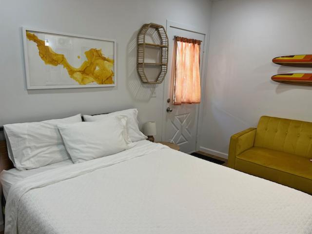 Bluebird Bay Resort Монтичело Екстериор снимка