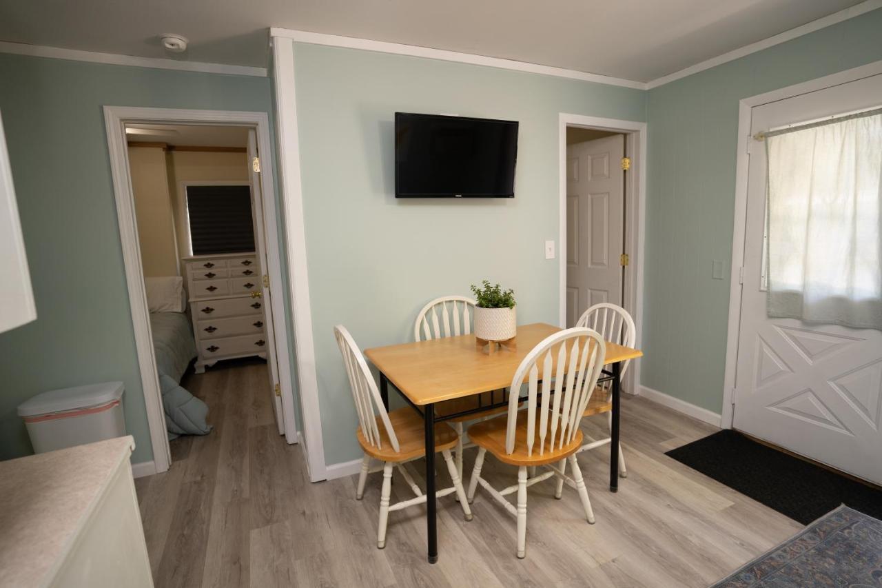 Bluebird Bay Resort Монтичело Екстериор снимка