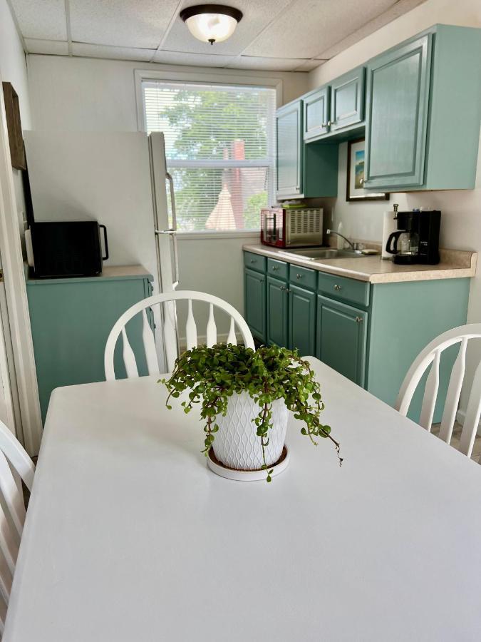 Bluebird Bay Resort Монтичело Екстериор снимка